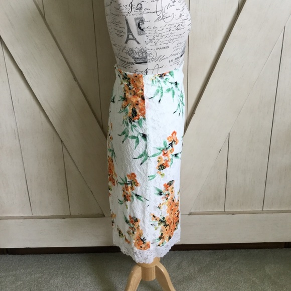 🧡Eva Mendes Floral Pencil Skirt🧡 - Picture 4 of 8
